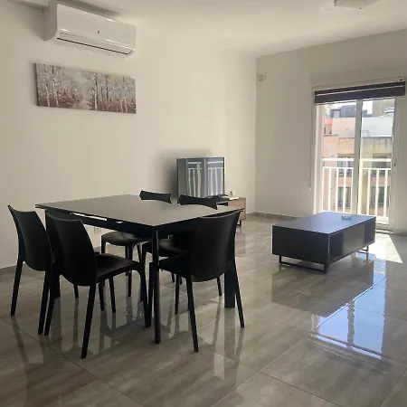 F10 Modern And Bright In Malta