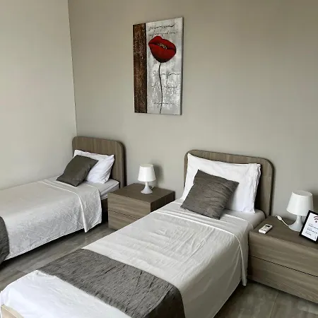 F10 Modern And Bright In Malta Appartement *
