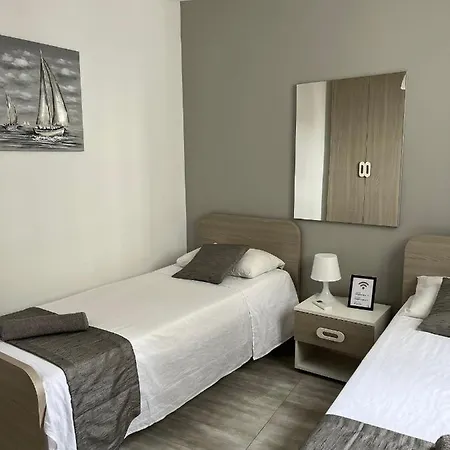 F10 Modern And Bright In Malta Appartement *