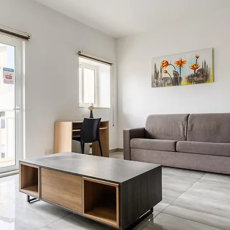 F10 Modern And Bright In Malta Apartamento *