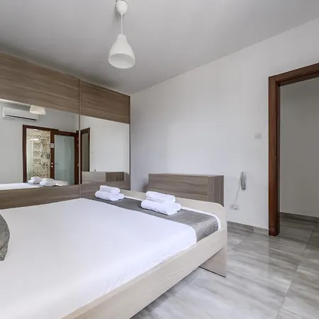 F10 Modern And Bright In Malta Msida