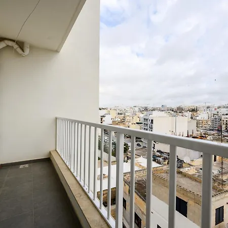 F10 Modern And Bright In Malta Msida